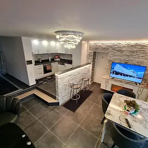 https://ein-sehr-schones-privatzimmer-mit-perfekter-verkehrsanbindung.topcolognehotels.com